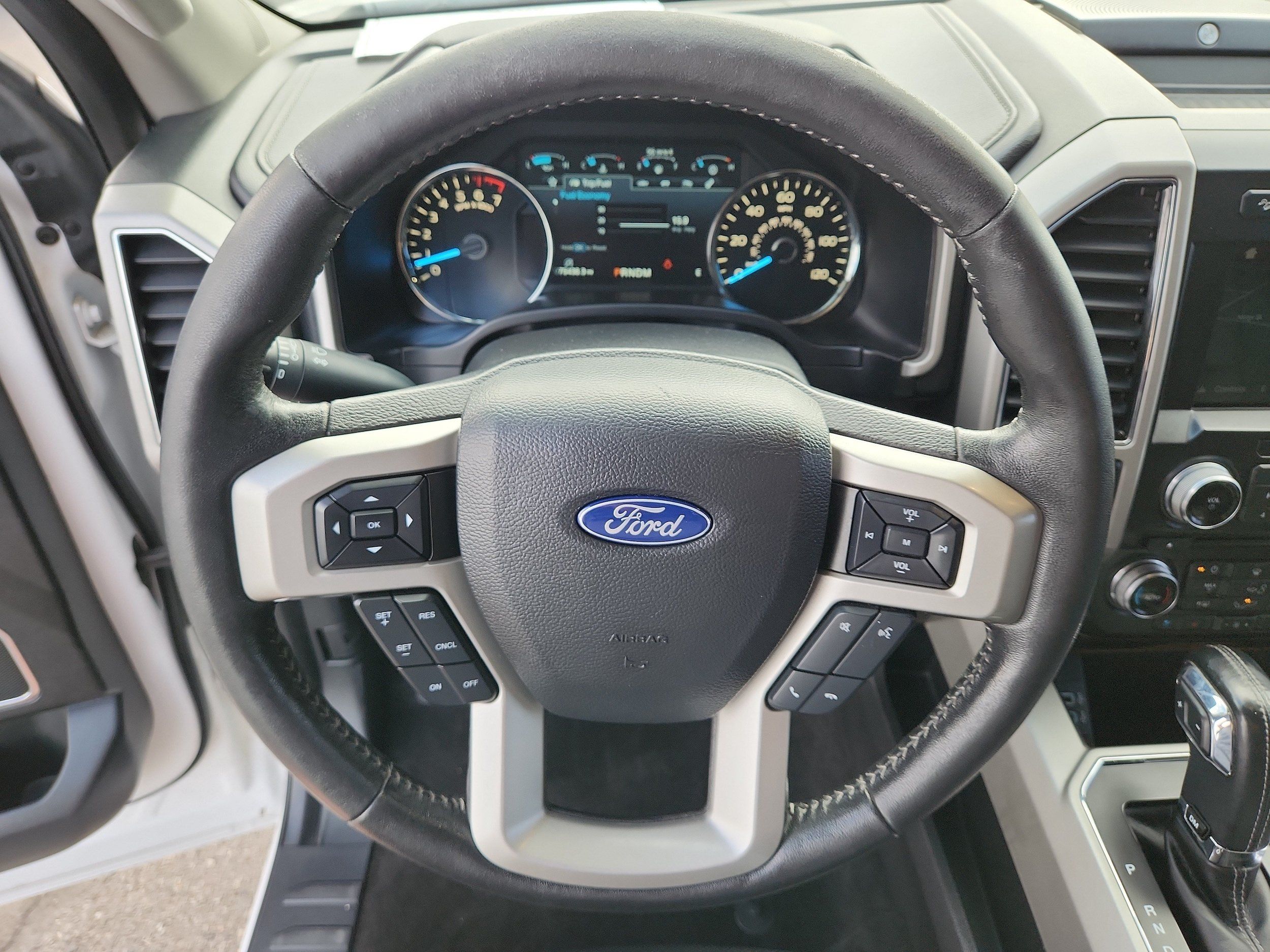 Used 2018 Ford F150 Lariat w/ Equipment Group 502A Luxury AWD/4WD image 18