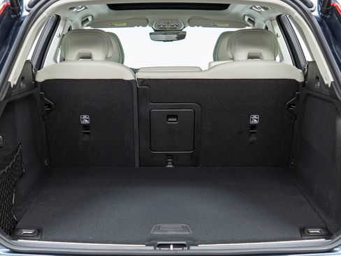 New 2026 Volvo XC60 B5 Ultra w/ Protection Package Premier image 10