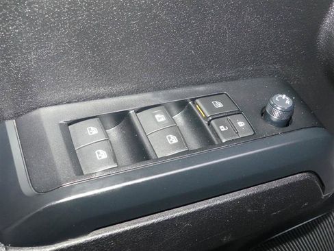 Used 2021 Toyota Tacoma SR AWD/4WD image 18