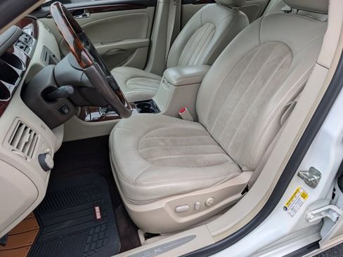 Used 2009 Buick Lucerne Super image 5