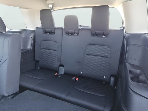 New 2026 Nissan Pathfinder SV image 15