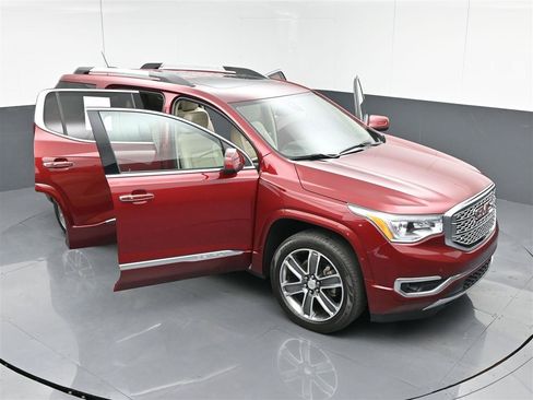 Used 2018 GMC Acadia Denali w/ Technology Package AWD/4WD image 38