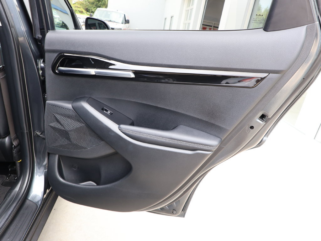 Used 2024 Kia Seltos EX AWD/4WD image 31