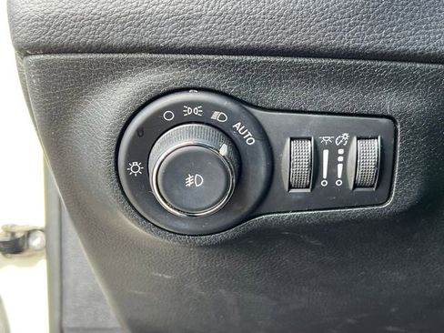 Used 2018 Jeep Compass Latitude w/ Popular Equipment Group AWD/4WD image 15