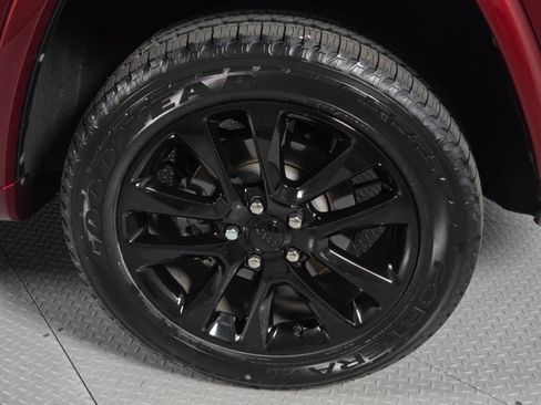 Used 2022 Jeep Grand Cherokee Laredo AWD/4WD image 10