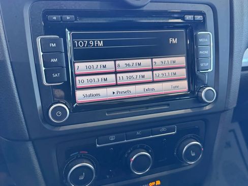 Used 2012 Volkswagen Golf TDI image 22