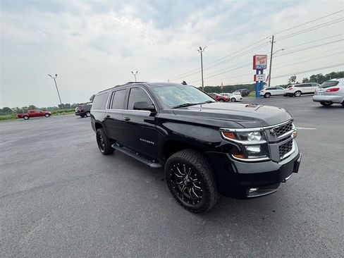 Used 2019 Chevrolet Suburban LT AWD/4WD image 10