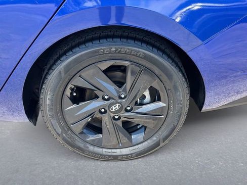 Used 2023 Hyundai Elantra Blue FWD image 10