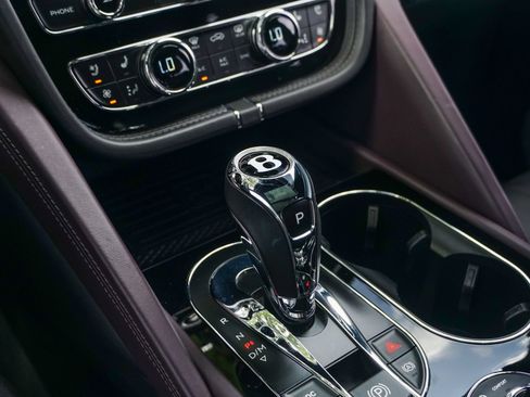 Certified 2022 Bentley Bentayga AWD/4WD image 14