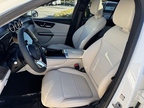 New 2026 Mercedes-Benz GLC 300 image 2