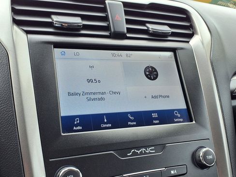 Used 2020 Ford Fusion SE FWD image 10