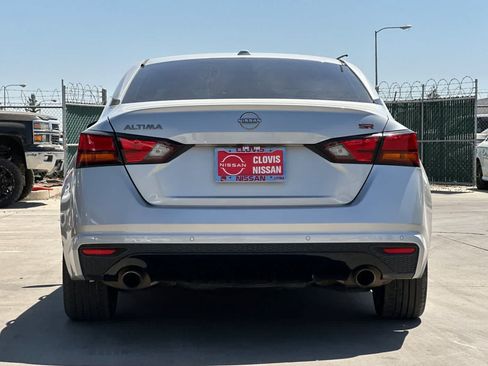 Used 2023 Nissan Altima 2.5 SR FWD image 8