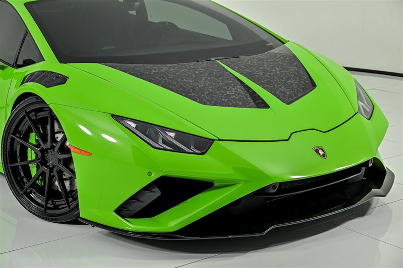Used 2021 Lamborghini Huracan EVO RWD image 2