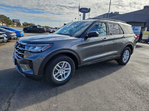 New 2026 Ford Explorer Active w/ Active Comfort Package image 5
