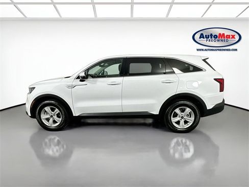 Used 2022 Kia Sorento LX image 8