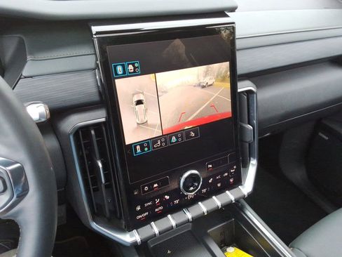 Certified 2024 GMC Acadia AT4 image 32