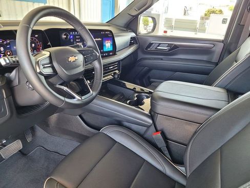 Used 2025 Chevrolet Tahoe Premier AWD/4WD image 10