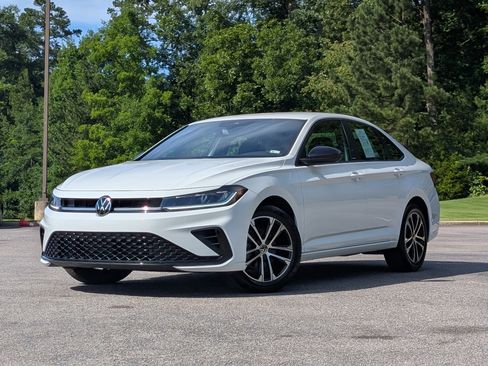 Used 2026 Volkswagen Jetta Sport FWD image 4
