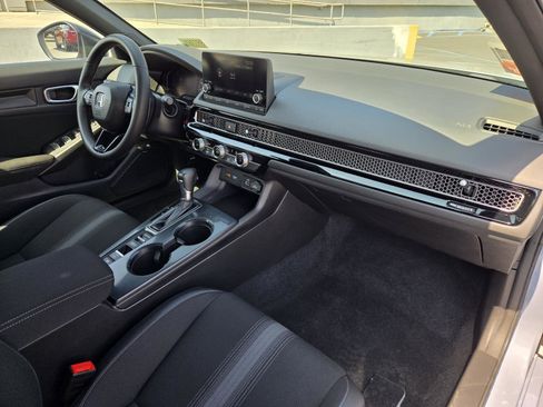 Used 2022 Honda Civic Sport image 29