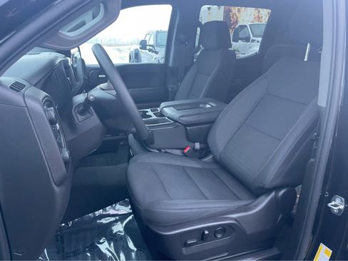 Used 2024 Chevrolet Silverado 1500 Custom Trail Boss w/ LPO, Dark Essentials Package image 15