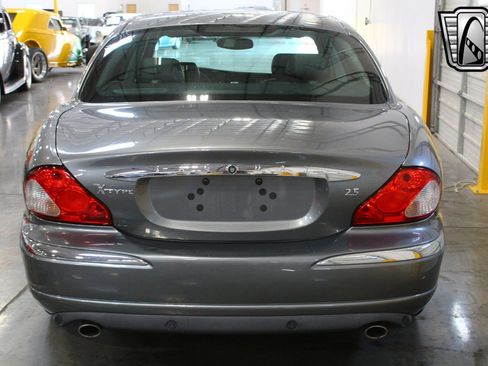 Used 2002 Jaguar X-TYPE 2.5 image 10