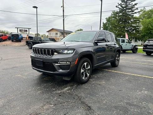 Used 2024 Jeep Grand Cherokee Limited 4xe AWD/4WD image 3