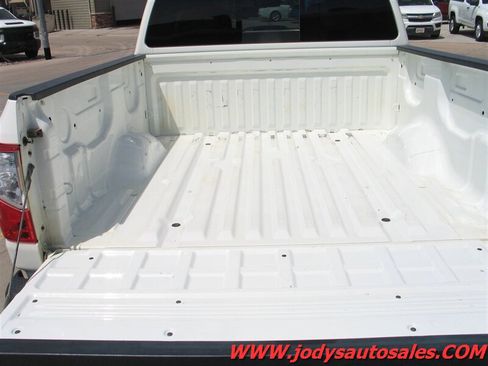 Used 2024 Nissan Titan SV AWD/4WD image 32