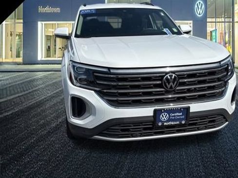 Used 2024 Volkswagen Atlas SE AWD/4WD image 14