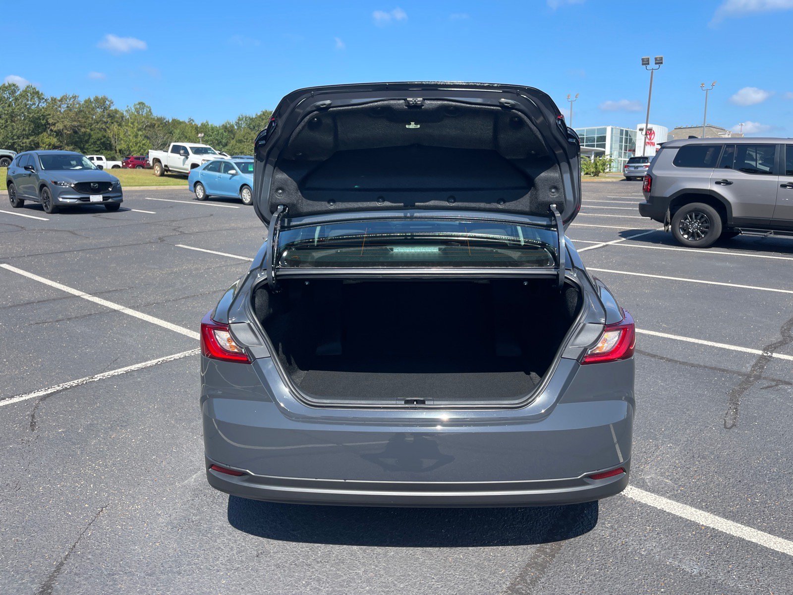 Used 2026 Toyota Camry LE w/ Convenience Package FWD image 16