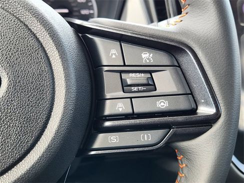 Certified 2025 Subaru Crosstrek 2.5i Limited w/ Crosstrek Mirror Package image 31