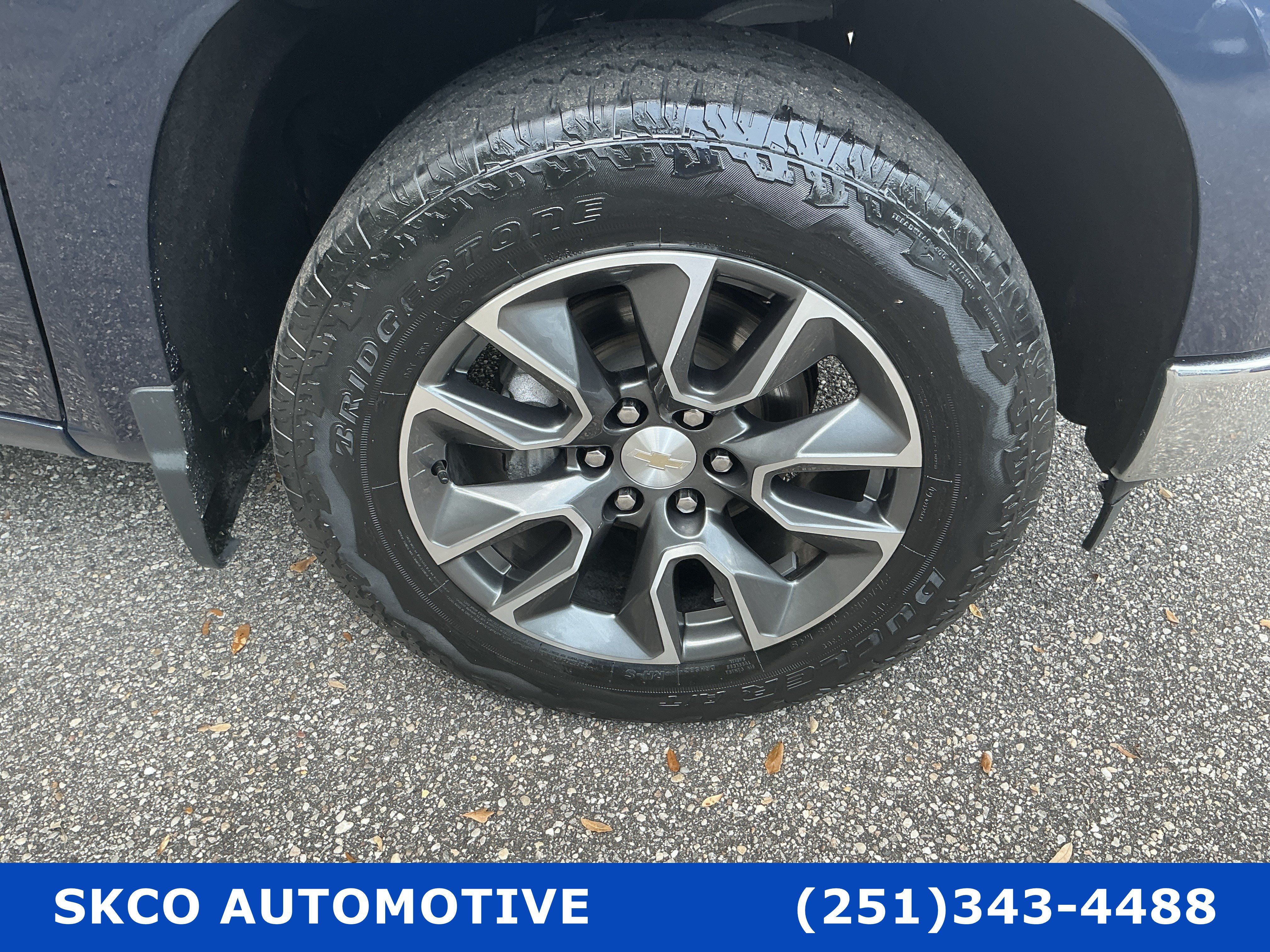Used 2023 Chevrolet Silverado 1500 LT AWD/4WD image 9