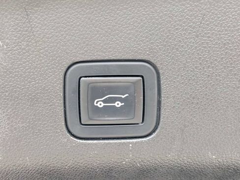 Used 2021 Chevrolet Tahoe LT RWD image 13