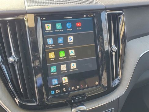 Certified 2025 Volvo XC60 T8 Plus w/ Protection Package Premier image 23