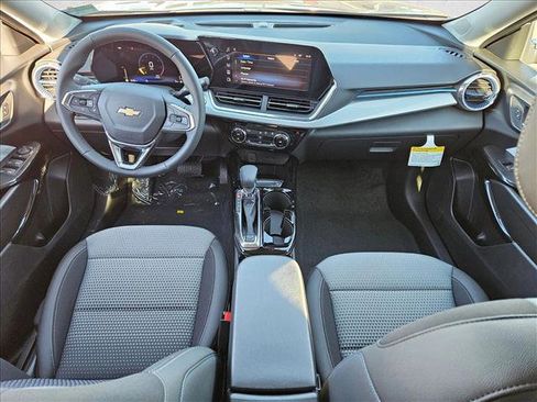 New 2026 Chevrolet Trax LT w/ Driver Confidence Package image 14