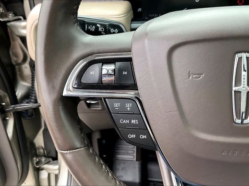 Used 2023 Lincoln Nautilus Reserve AWD/4WD image 20