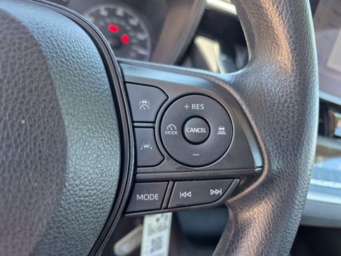 Used 2024 Toyota Corolla LE FWD image 27