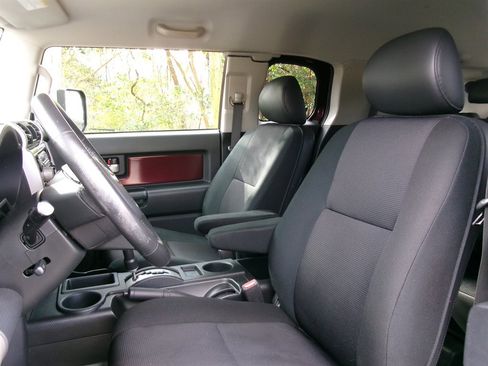 Used 2007 Toyota FJ Cruiser 2WD image 16