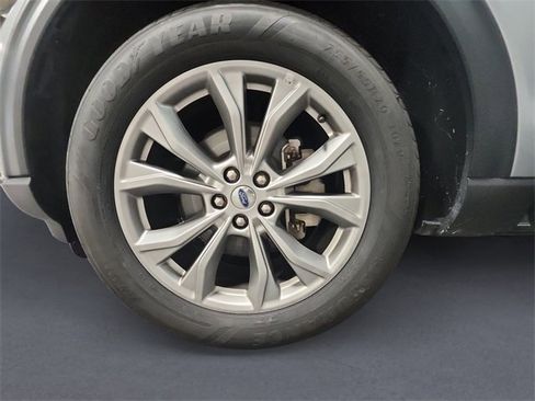 Used 2023 Ford Explorer Limited w/ Equipment Group 301A image 14