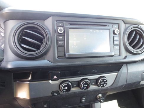 Used 2017 Toyota Tacoma SR w/ SR Convenience Package image 10