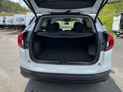 Used 2023 GMC Terrain SLE w/ Driver Convenience Package image 22