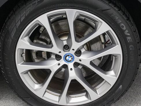Used 2025 BMW X5 xDrive50e AWD/4WD image 13