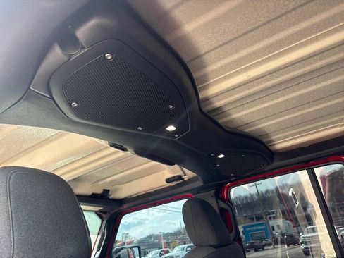 Used 2024 Jeep Wrangler Unlimited Rubicon image 61