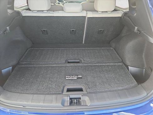 Used 2018 Nissan Rogue Sport SV w/ SV Technology Package FWD image 6