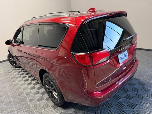 Used 2020 Chrysler Pacifica Touring-L AWD/4WD image 12