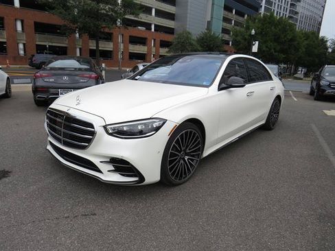 Used 2023 Mercedes-Benz S 500 4MATIC image 1