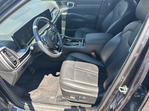 Certified 2025 Kia Sorento S w/ Panoramic Sunroof Package FWD image 9