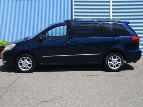 Used 2004 Toyota Sienna XLE AWD/4WD image 6