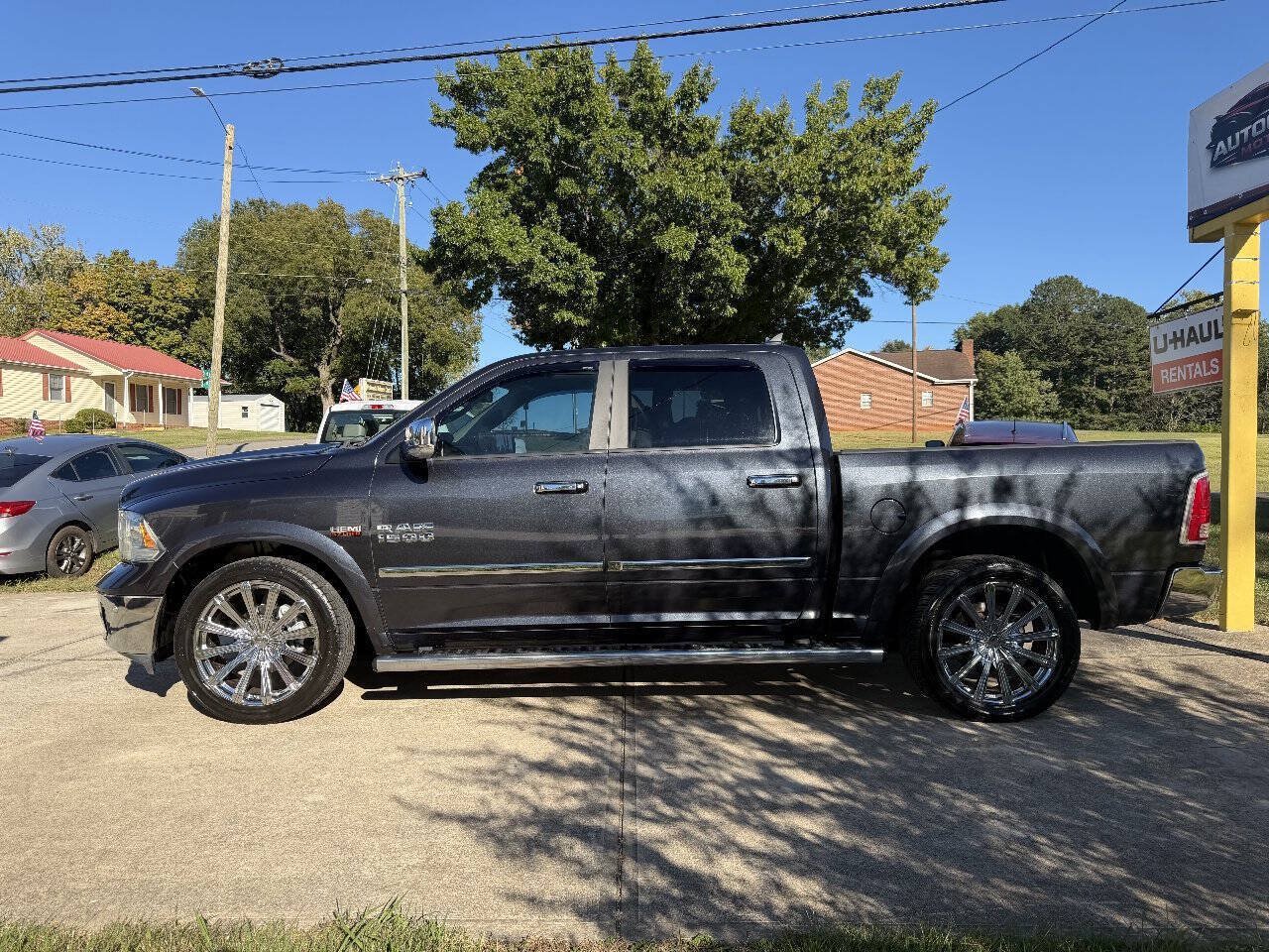 Used 2015 RAM 1500 Limited RWD image 9