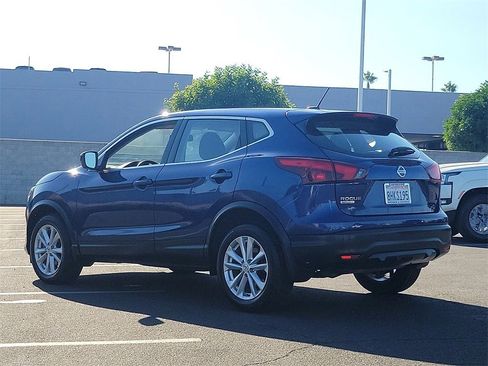 Used 2018 Nissan Rogue Sport S w/ S Appearance Package image 2