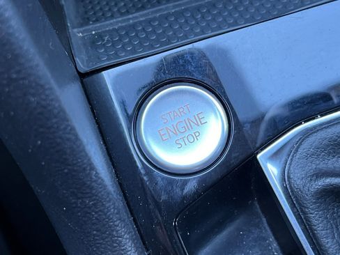 Used 2024 Volkswagen Taos SE image 29